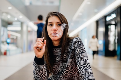 Teen vaping.